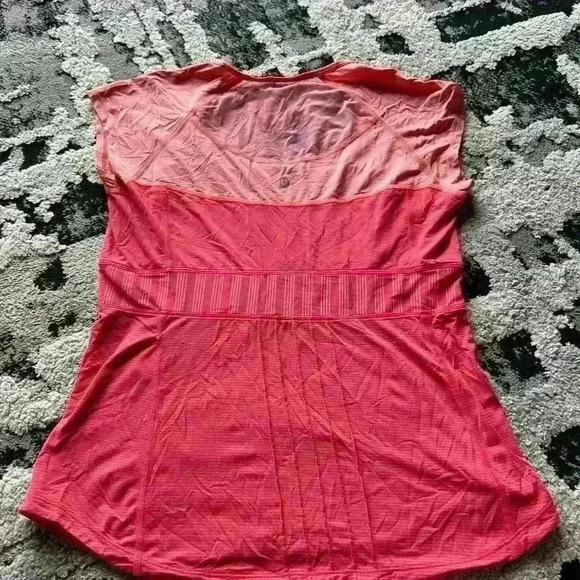 Lululemon Coral Pink Stride Tech Run Cap Sleeve Tee w/ Mesh Panel Womens Size 10 - Picture 6 of 10
